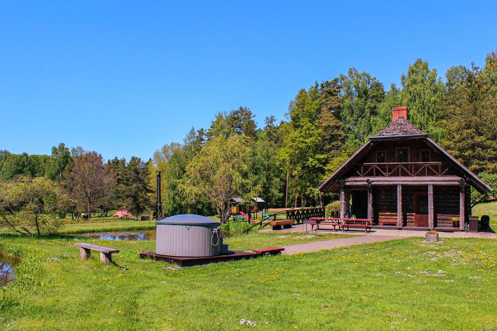 Lejasbisenieki Villa Turaida Exteriör bild