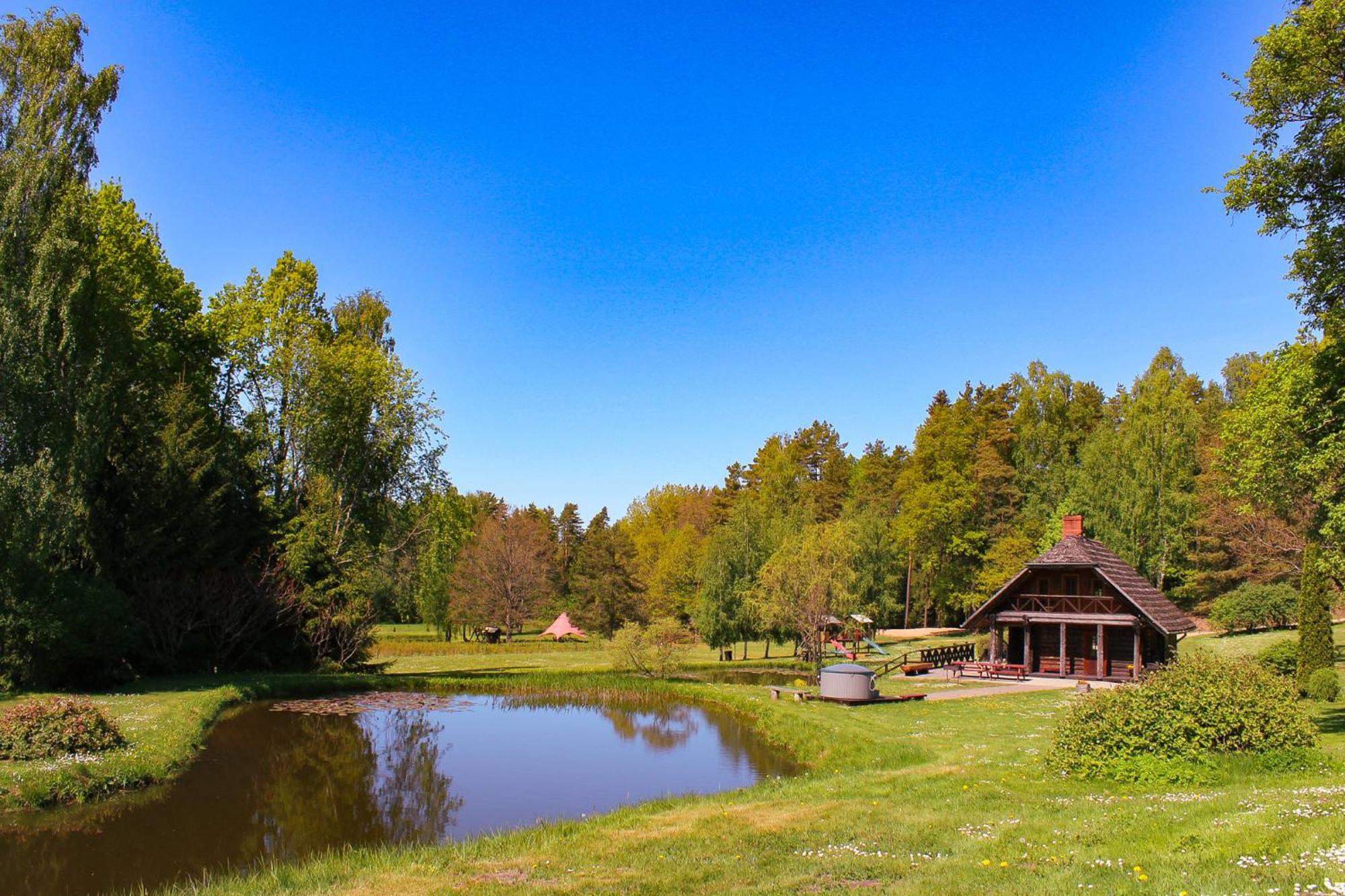 Lejasbisenieki Villa Turaida Exteriör bild
