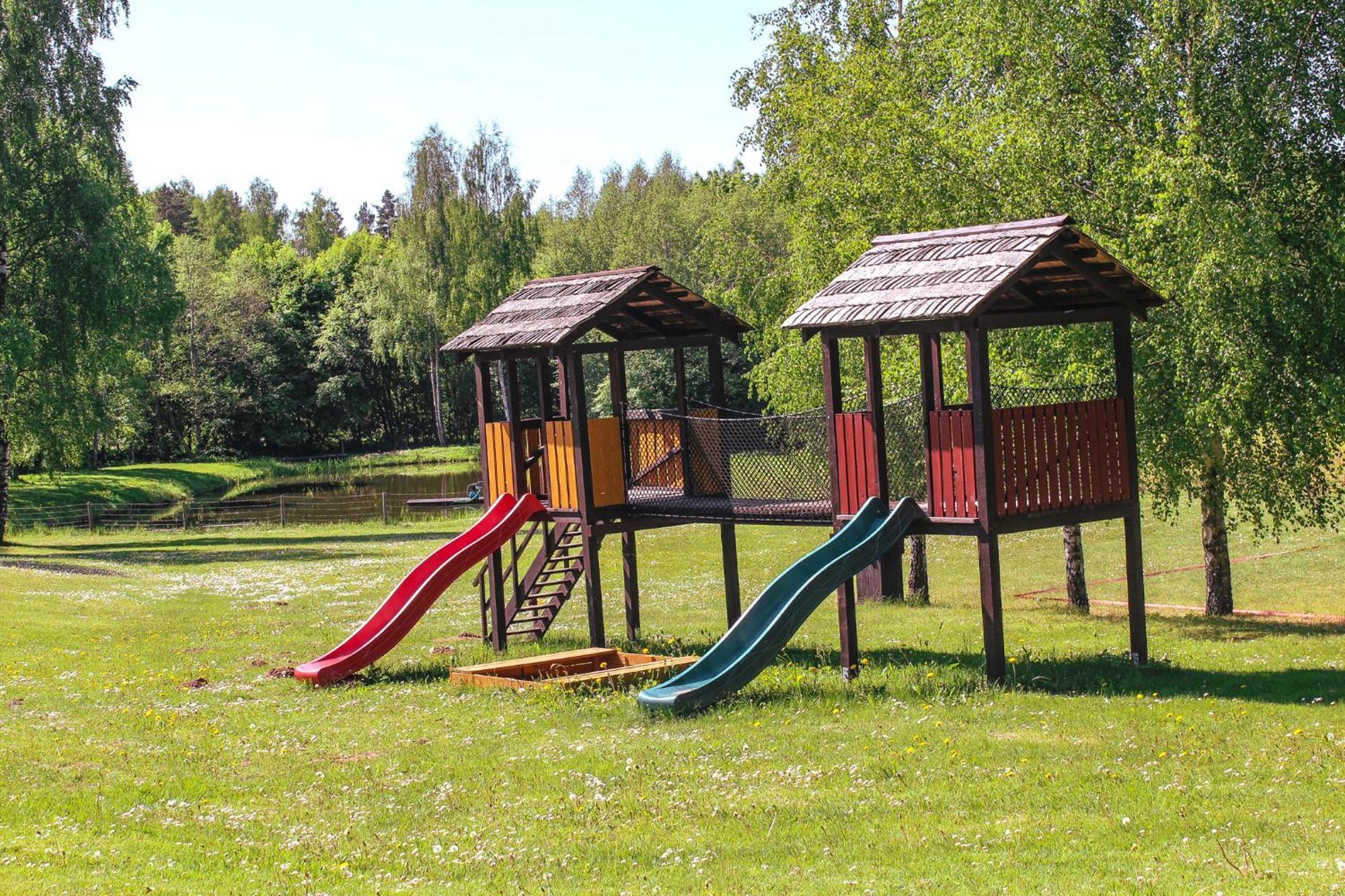 Lejasbisenieki Villa Turaida Exteriör bild