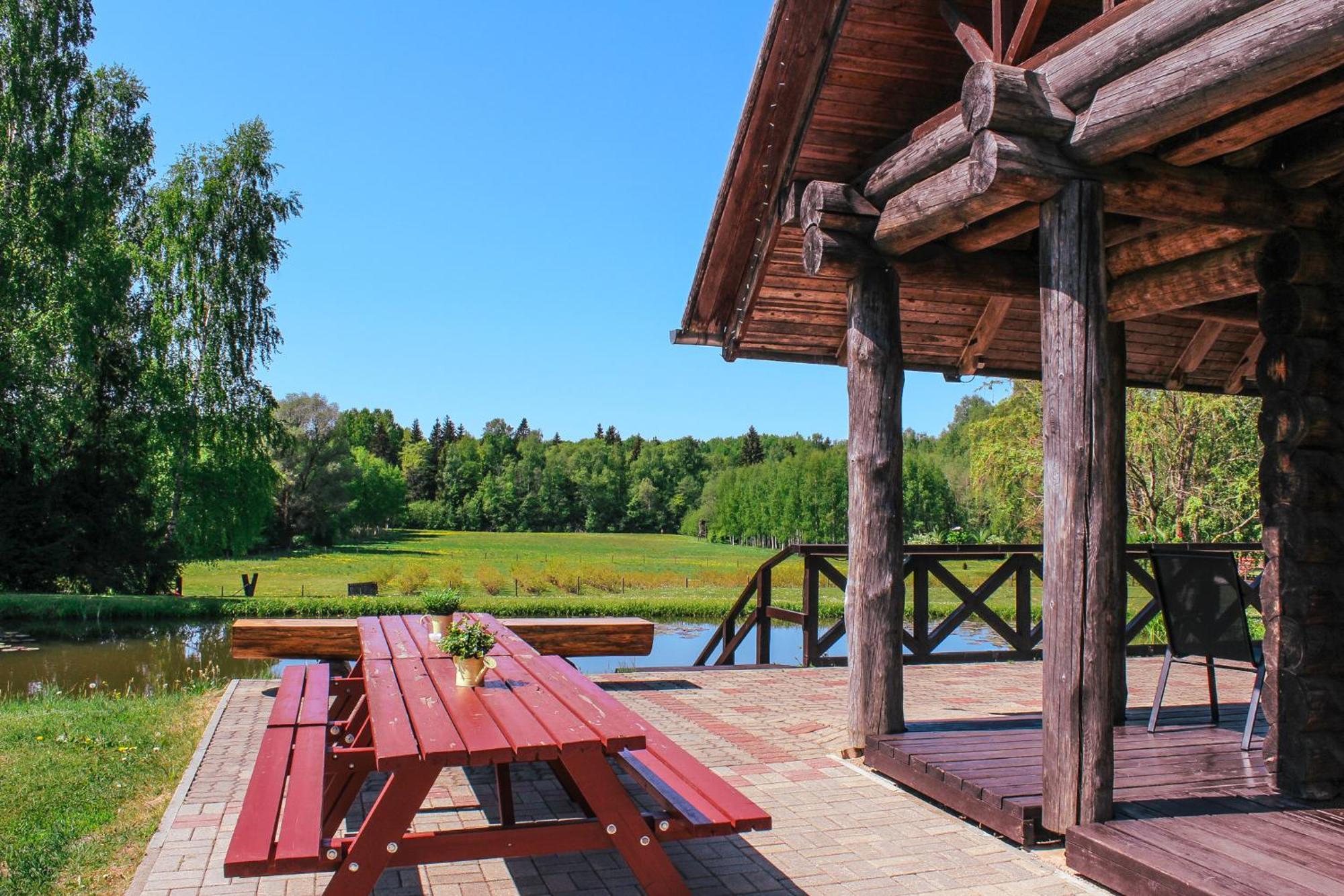 Lejasbisenieki Villa Turaida Exteriör bild
